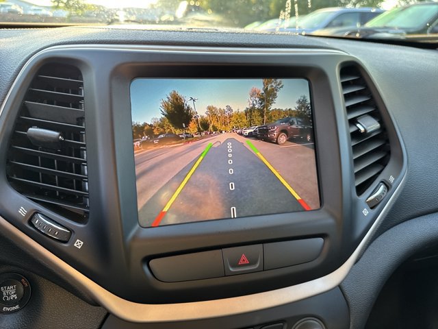 Used 2016 Jeep Cherokee Limited AWD/4WD image 30