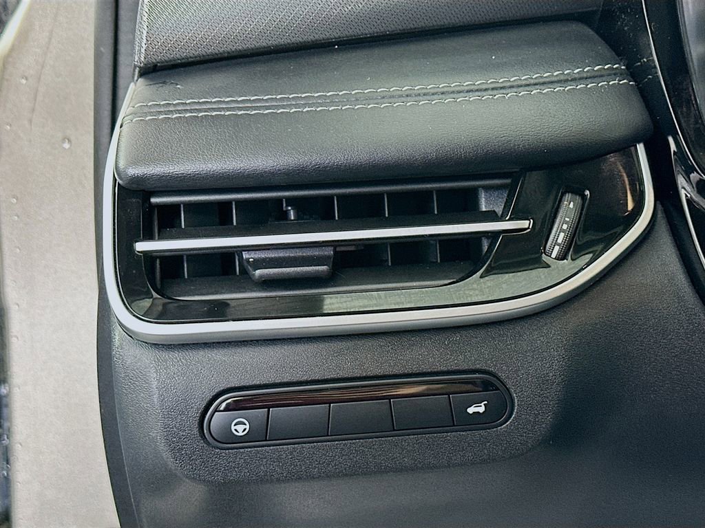 Used 2023 INFINITI QX60 Luxe image 10