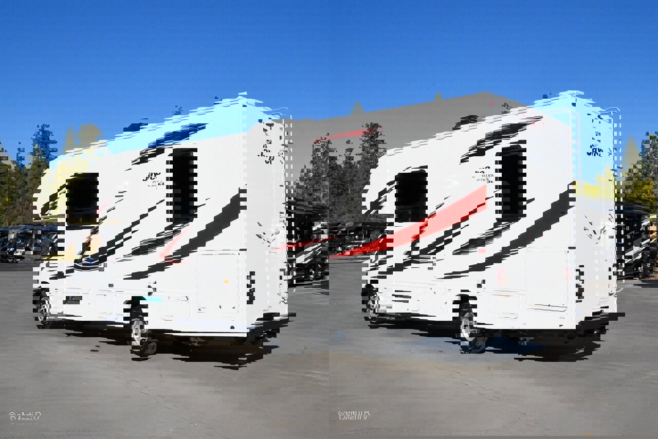 Used 2018 Chevrolet Express 4500 w/ RV Package RWD image 2