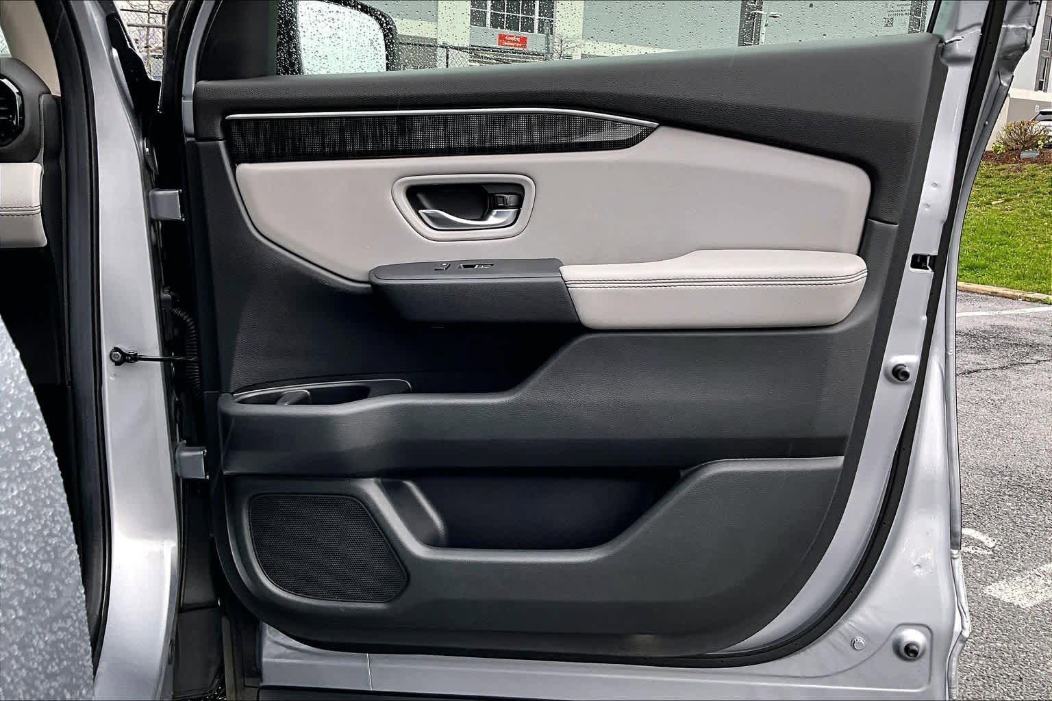 Used 2024 Honda Pilot Elite image 23