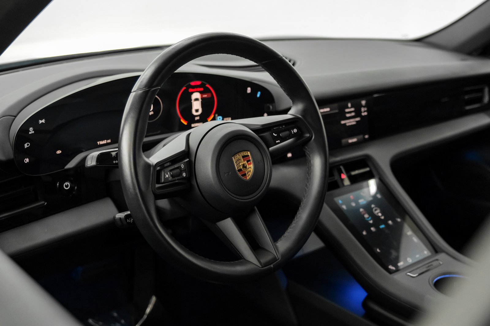 Used 2023 Porsche Taycan image 14