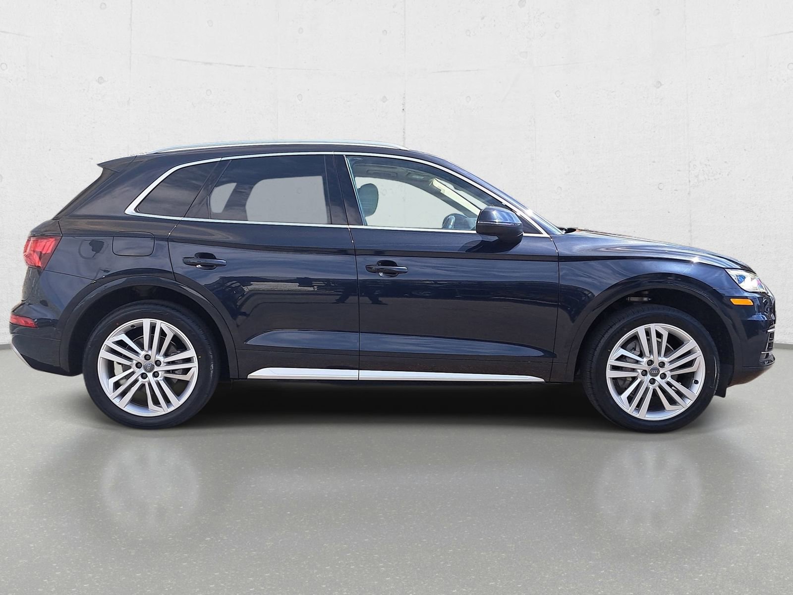 Used 2018 Audi Q5 2.0T Premium Plus w/ Premium Plus Package image 4