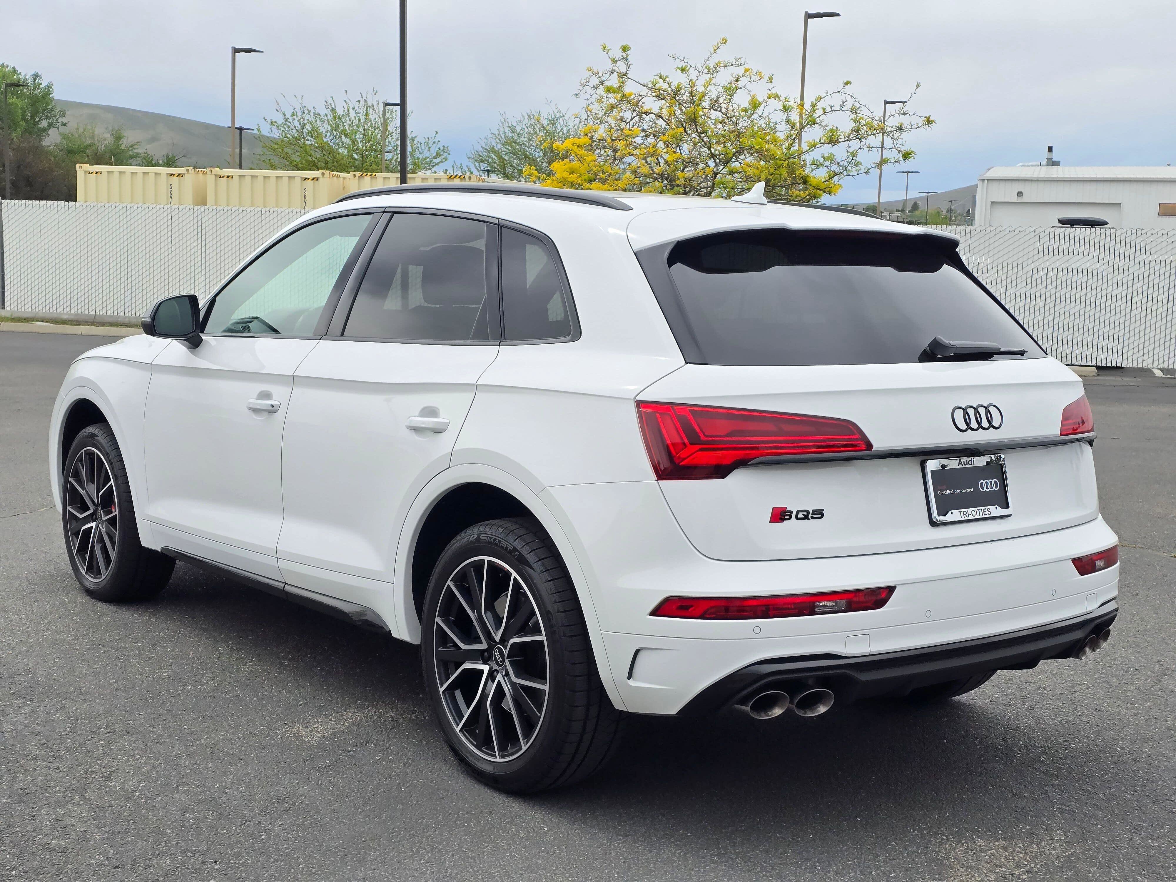Certified 2023 Audi SQ5 Premium Plus w/ Premium Plus Package AWD/4WD image 4
