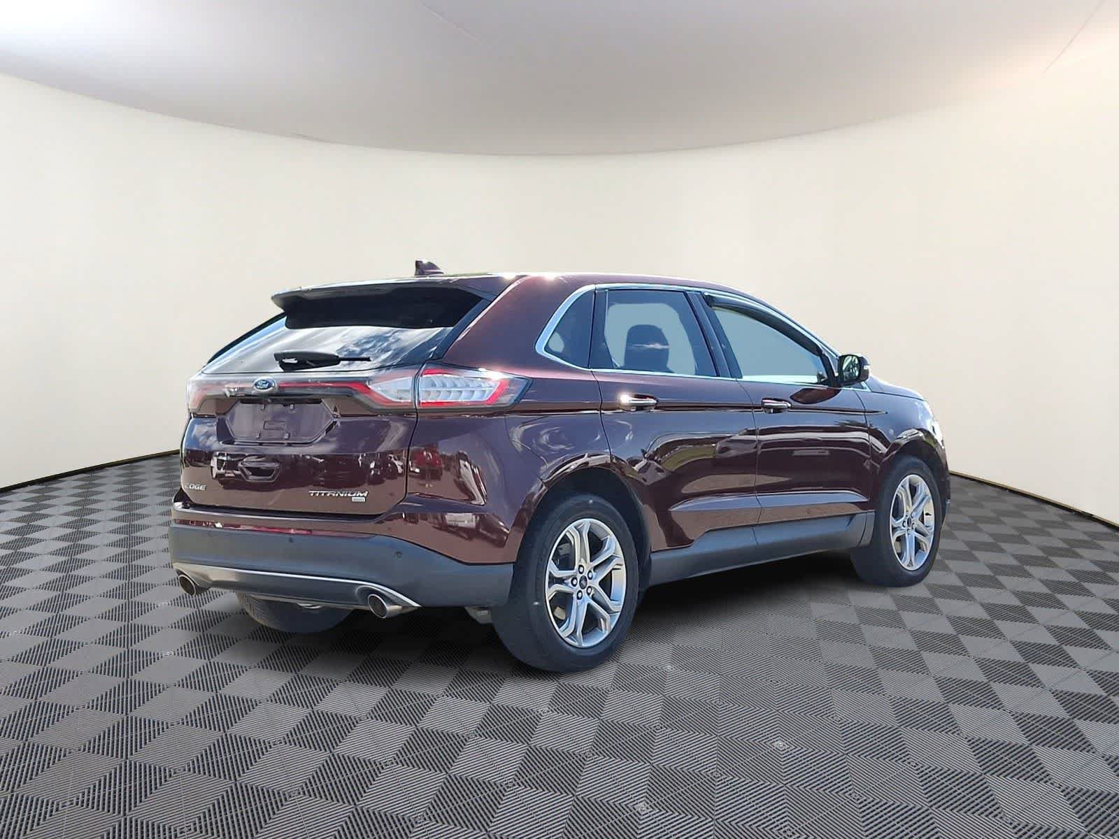 Used 2018 Ford Edge Titanium w/ Equipment Group 301A AWD/4WD image 5
