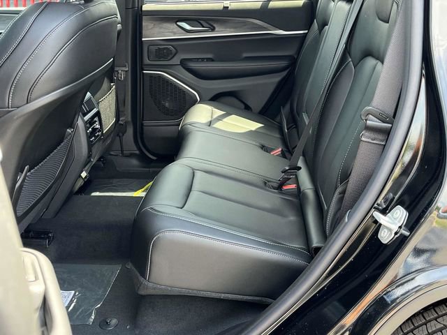 New 2025 Jeep Grand Cherokee Limited w/ Luxury Tech Group II image 13