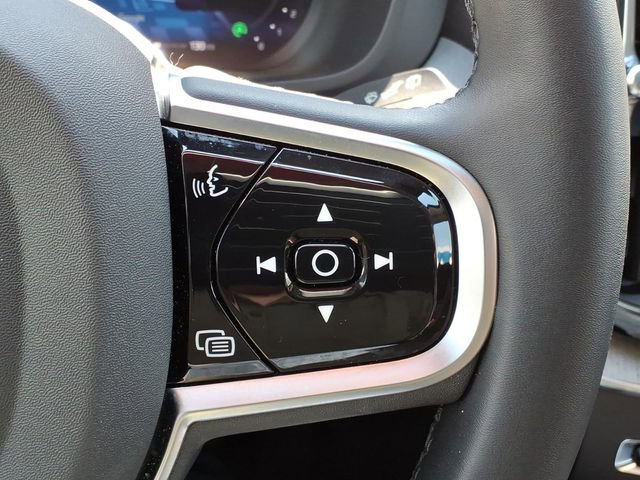 Used 2025 Volvo XC60 B5 Plus AWD/4WD image 16