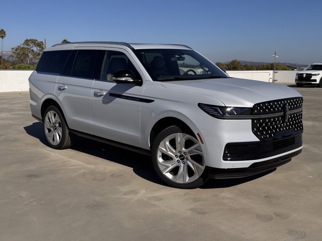 New 2025 Lincoln Navigator Black Label image 2