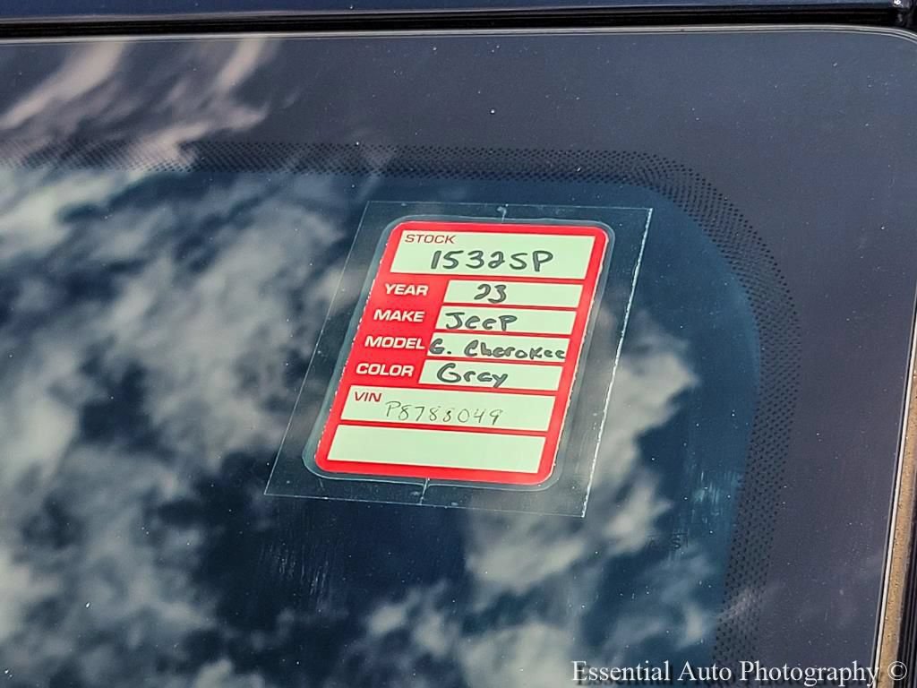 Used 2023 Jeep Grand Cherokee Trailhawk AWD/4WD image 37