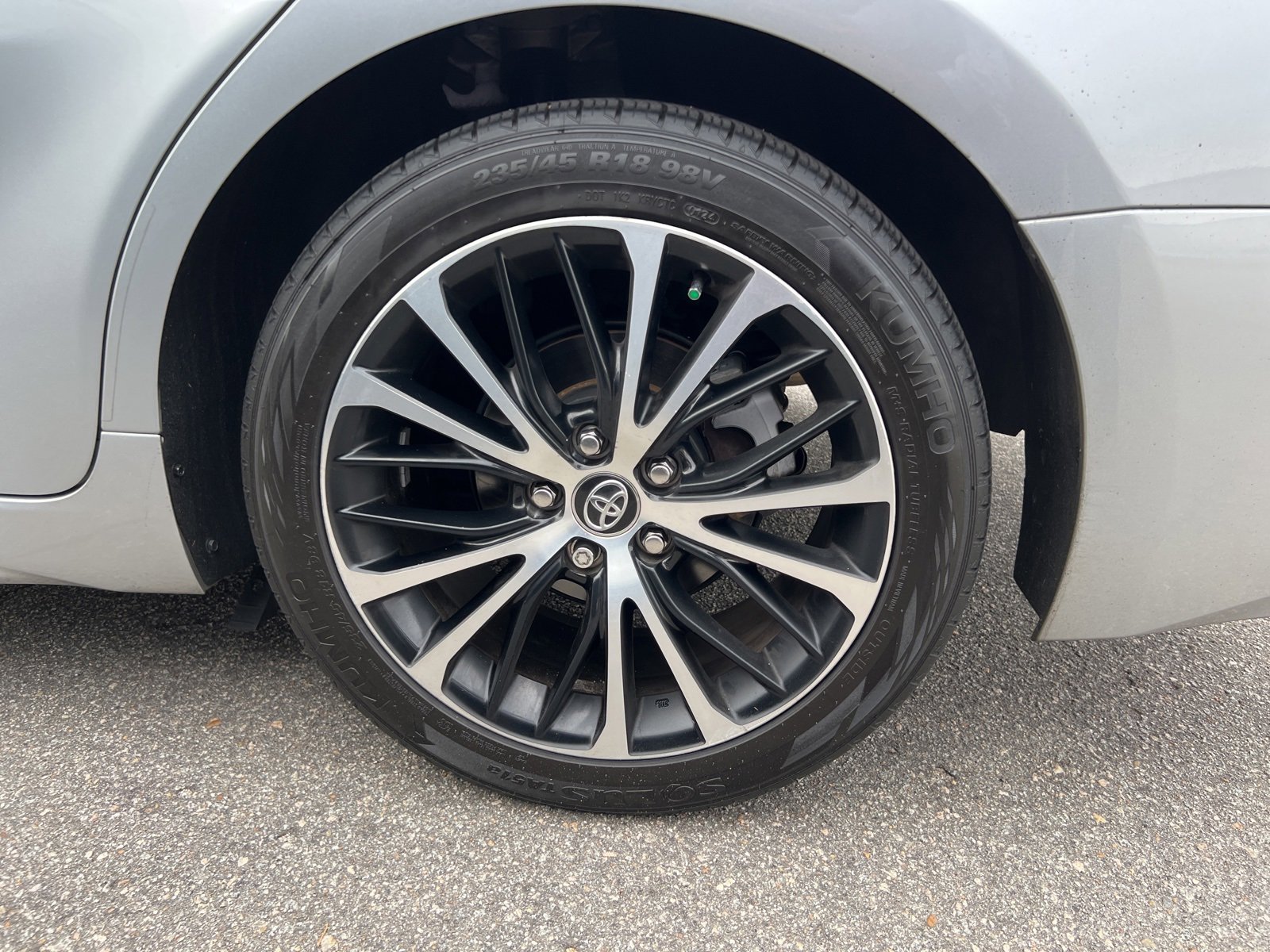 Used 2020 Toyota Camry SE image 8