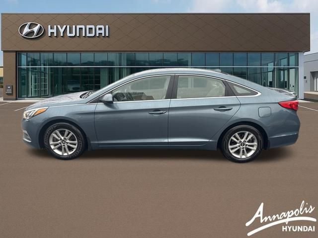 Used 2015 Hyundai Sonata SE image 2