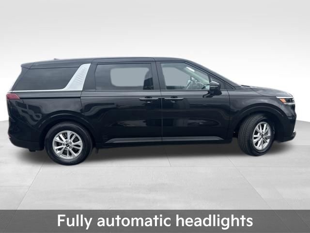 Used 2023 Kia Carnival LX image 9