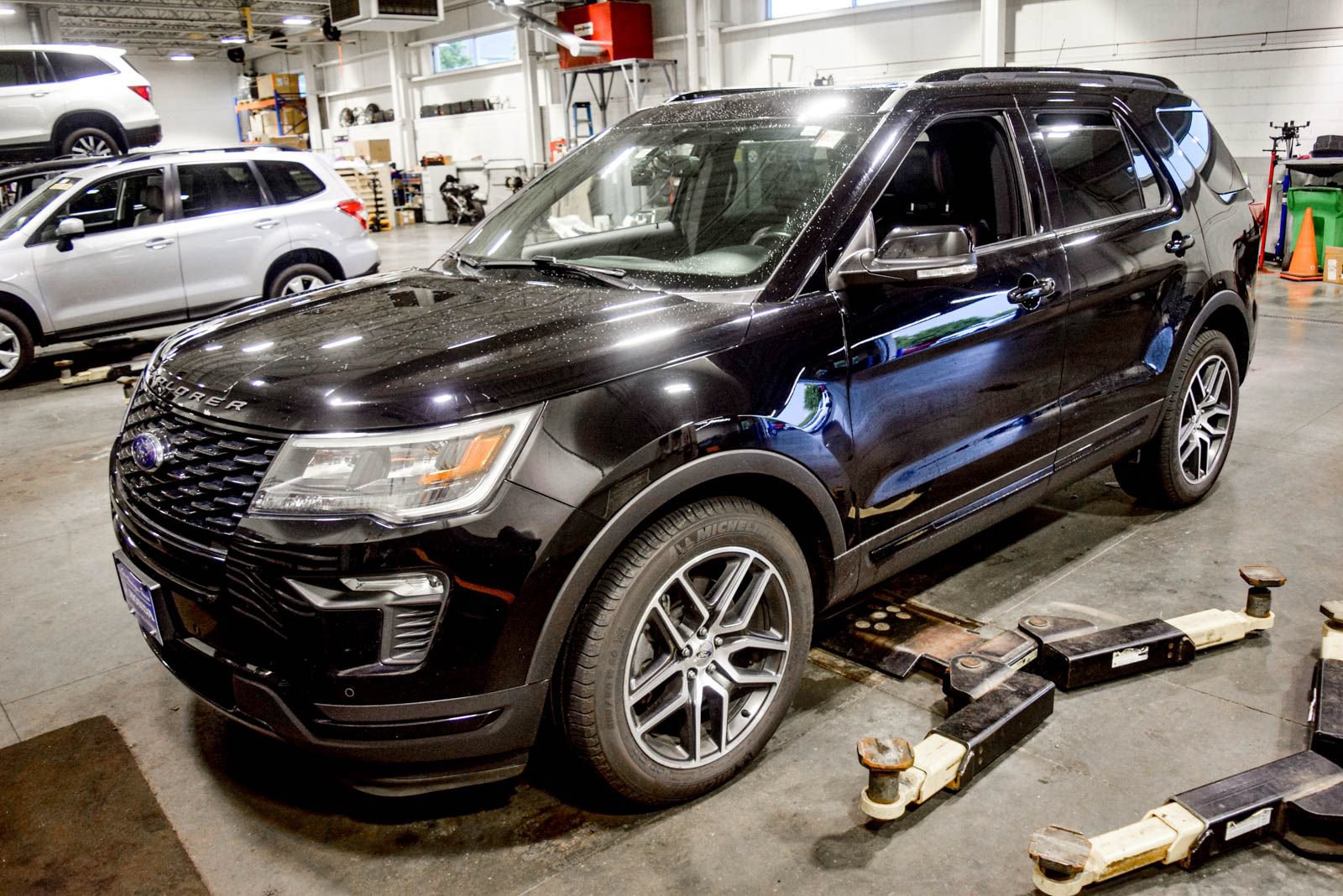 Used 2018 Ford Explorer Sport AWD/4WD image 1
