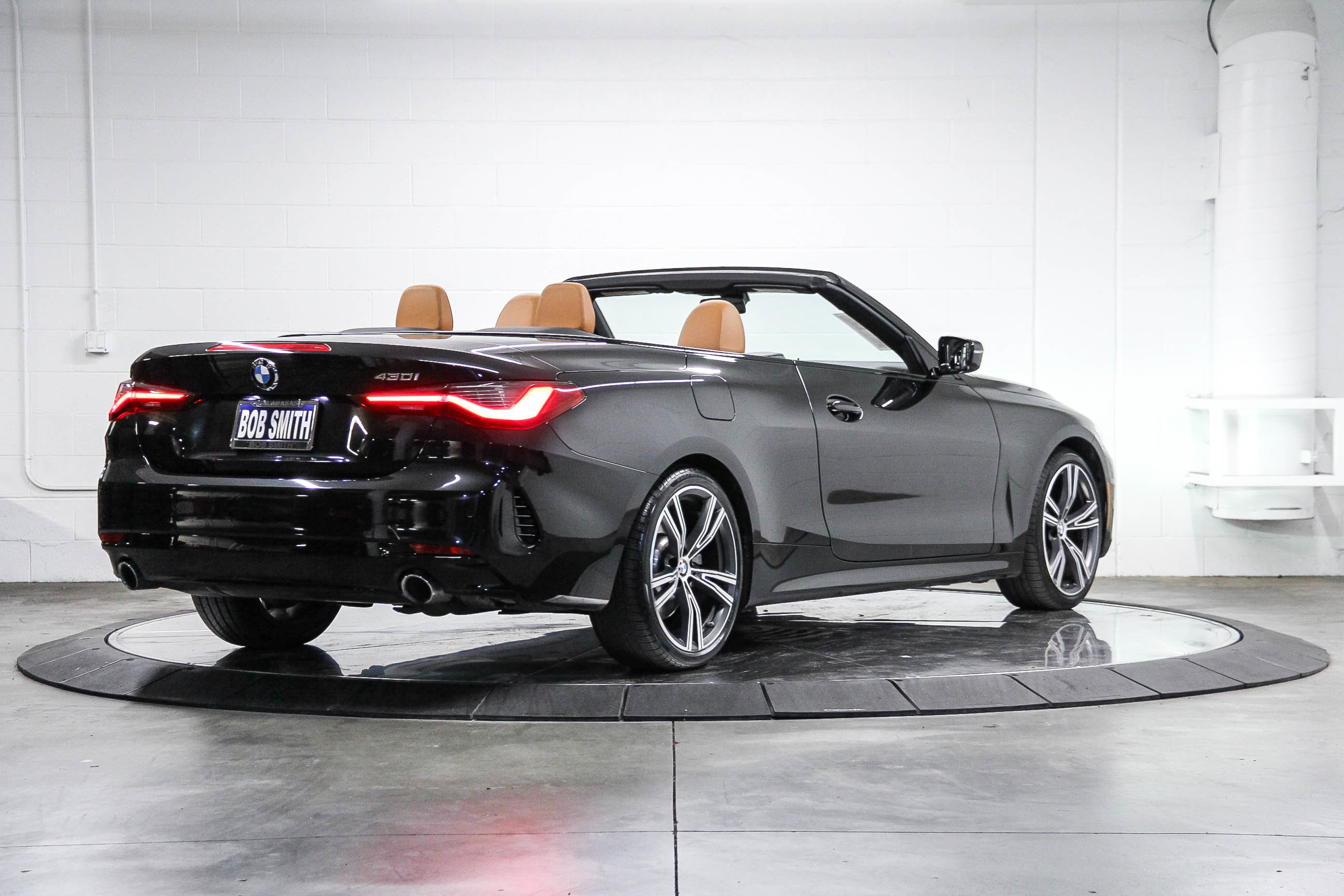 Certified 2023 BMW 430i Convertible w/ Convenience Package image 12