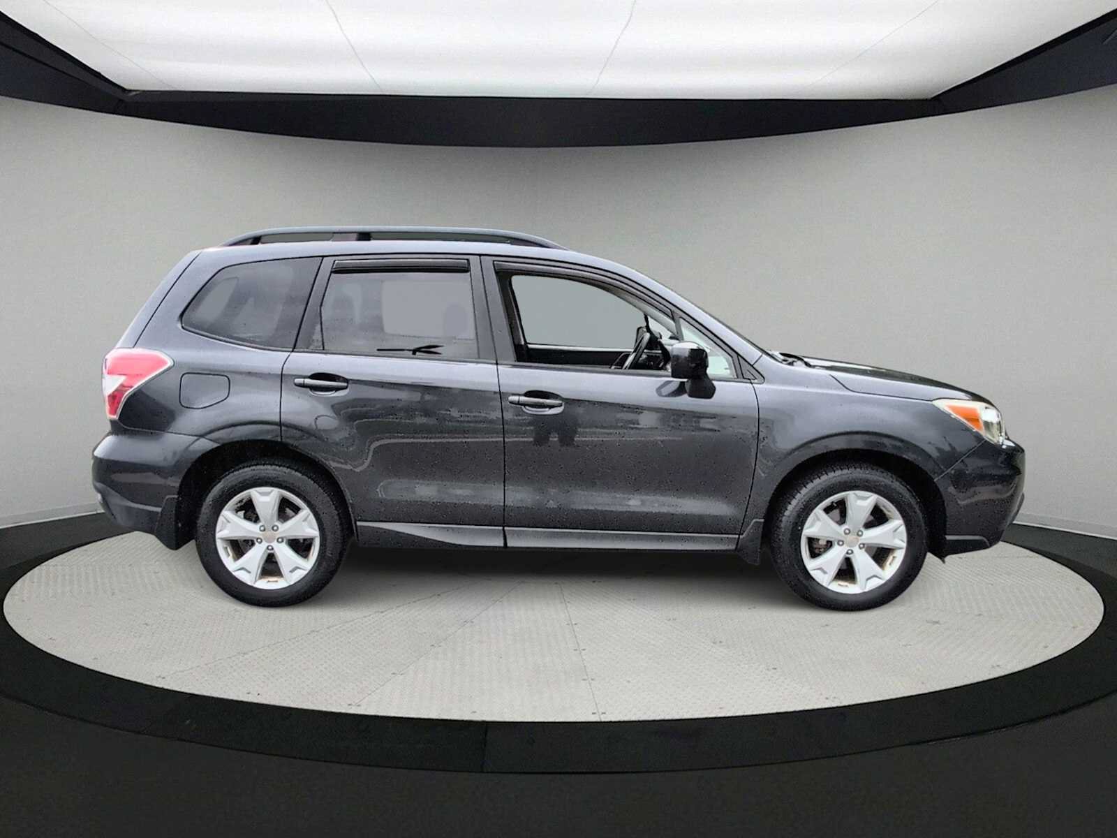 Used 2015 Subaru Forester 2.5i Premium w/ Protection Package #1 AWD/4WD image 9