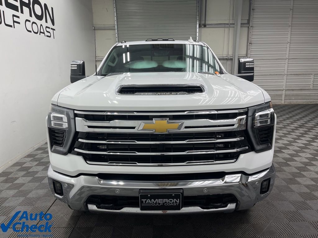 Used 2025 Chevrolet Silverado 2500 LTZ w/ LTZ Premium Package image 9