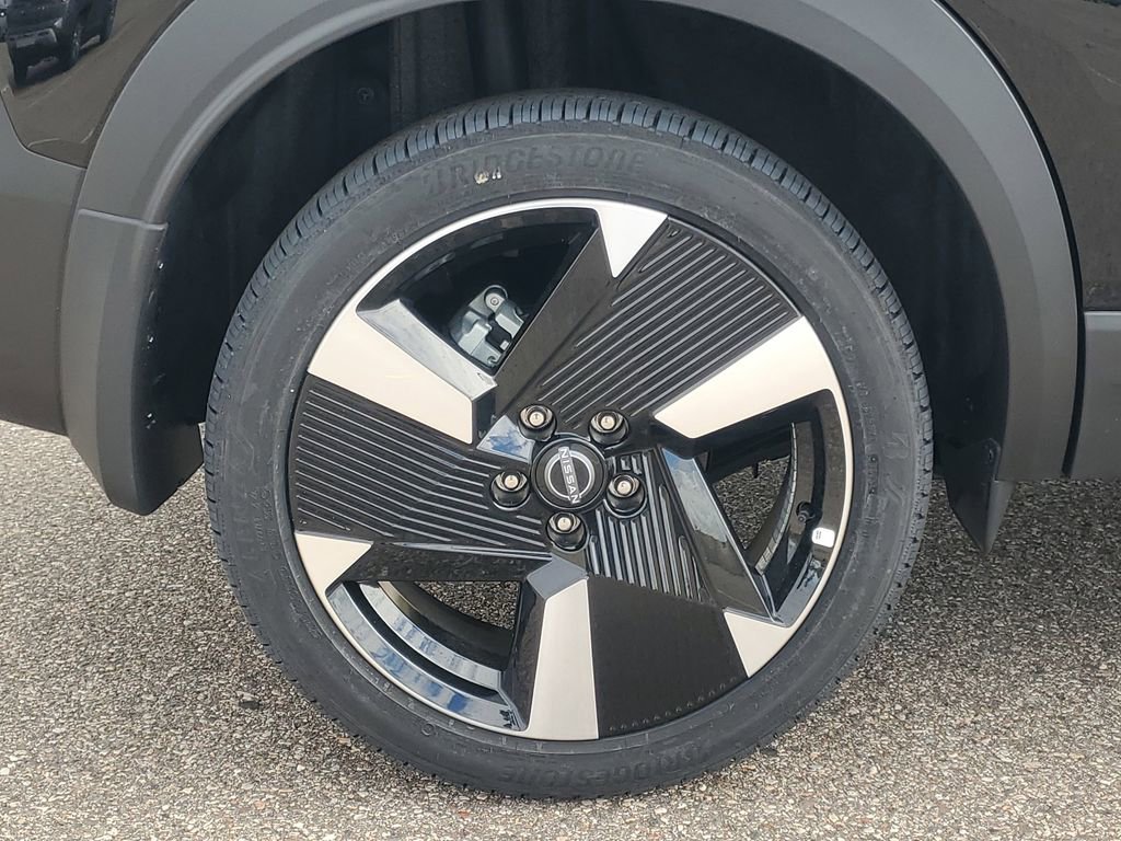 New 2025 Nissan Kicks SR image 5