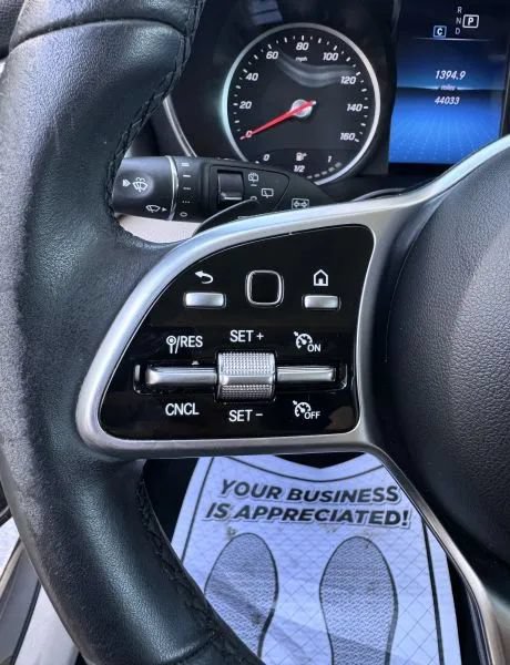 Used 2022 Mercedes-Benz GLC 300 w/ Premium Package Lite image 29
