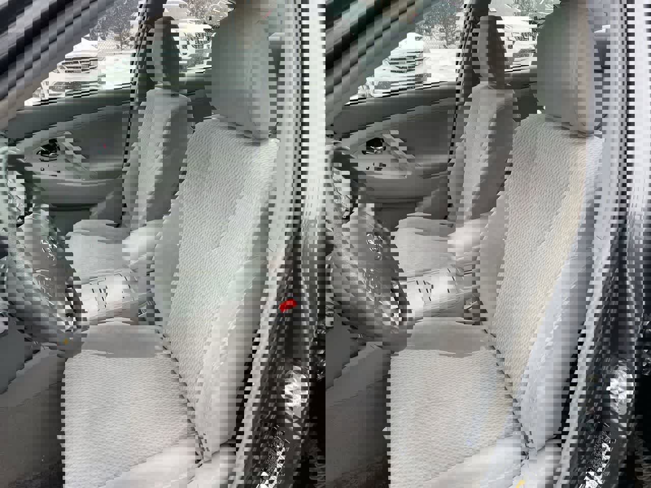 Used 2010 Toyota Camry LE image 12