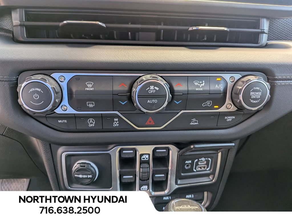 Used 2026 Jeep Gladiator Mojave AWD/4WD image 16