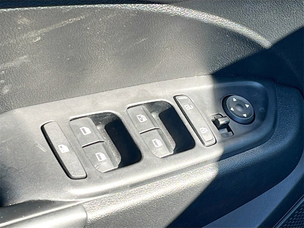 Used 2024 Hyundai Venue Limited image 18