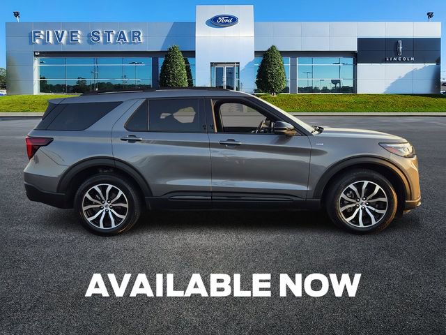 Used 2025 Ford Explorer ST-Line image 9