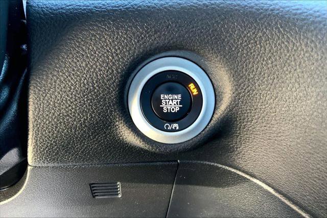 Certified 2019 Chrysler Pacifica Limited image 30