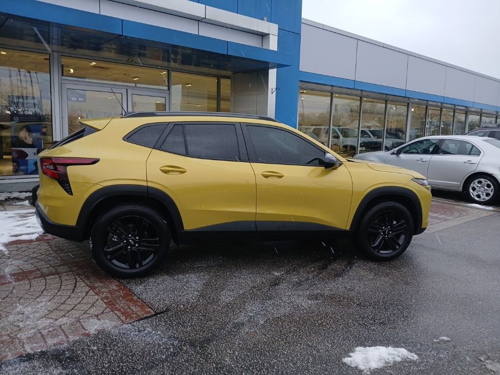 Used 2024 Chevrolet Trax ACTIV w/ Sunroof Package image 9
