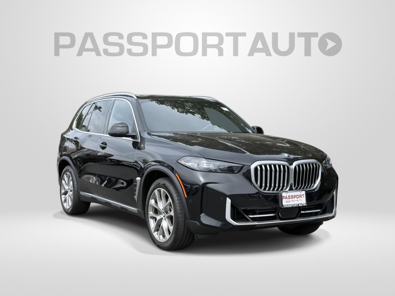 Used 2024 BMW X5 xDrive40i w/ Parking Assistance Package AWD/4WD image 3