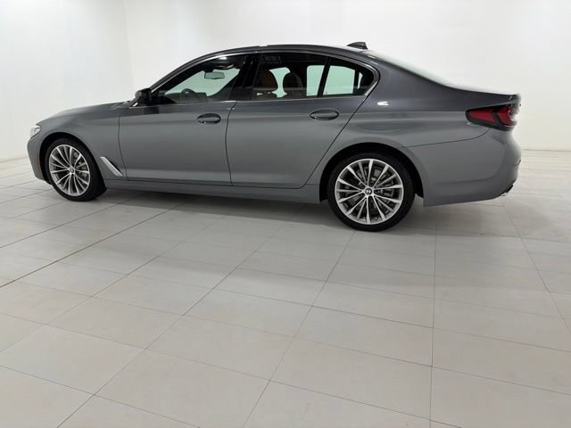 Certified 2023 BMW 530i xDrive w/ Convenience Package AWD/4WD image 2
