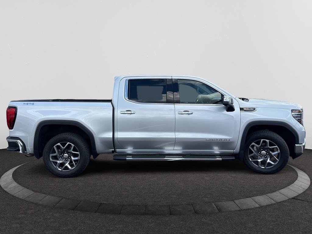 Used 2022 GMC Sierra 1500 SLT w/ SLT Premium Plus Package AWD/4WD image 4