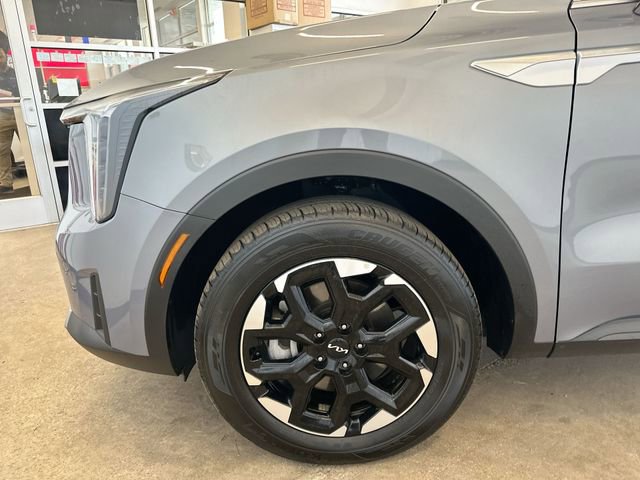 Certified 2025 Kia Sorento S FWD image 20