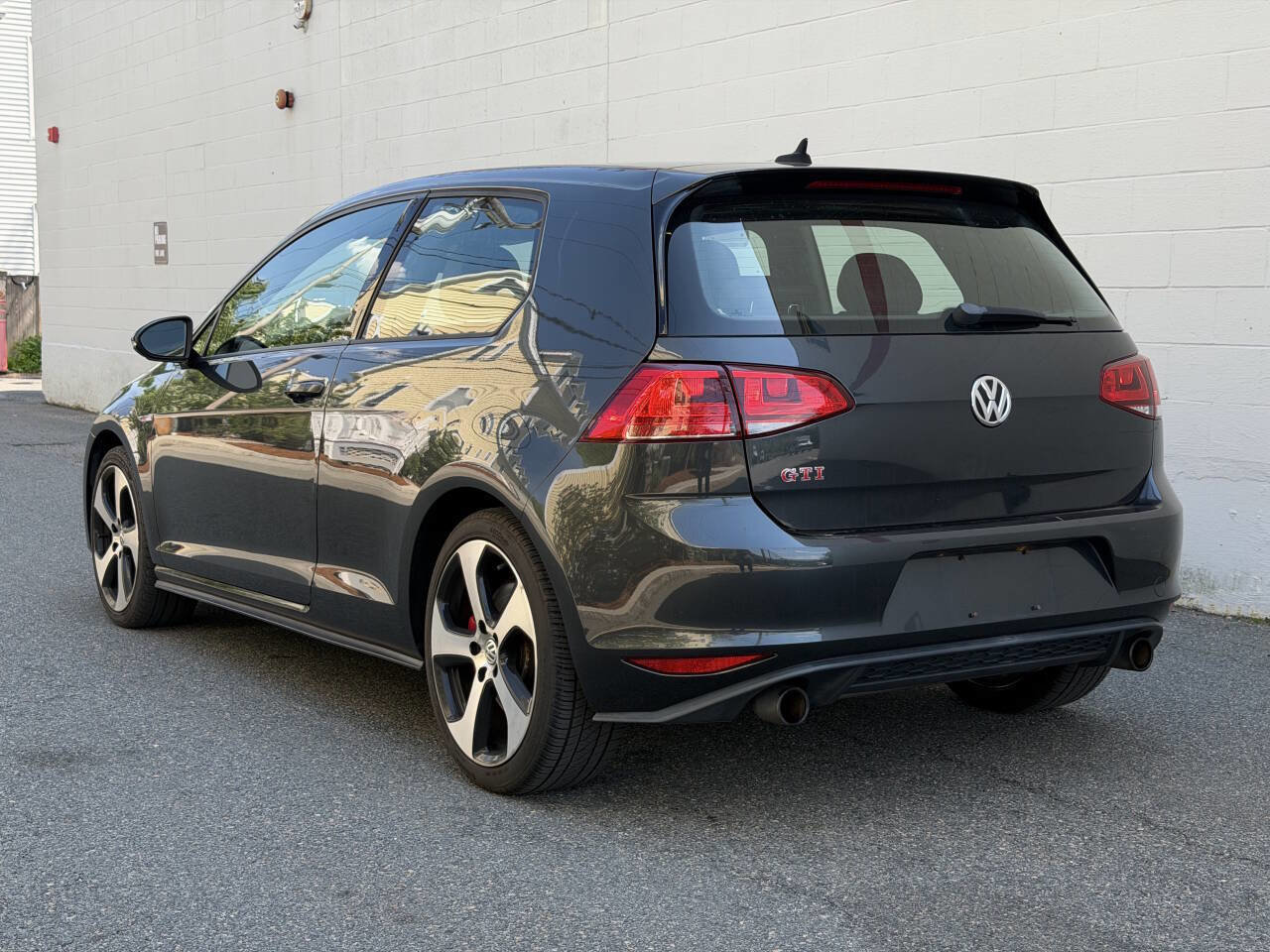 Used 2015 Volkswagen GTI SE w/ Lighting Package (SEL) FWD image 4