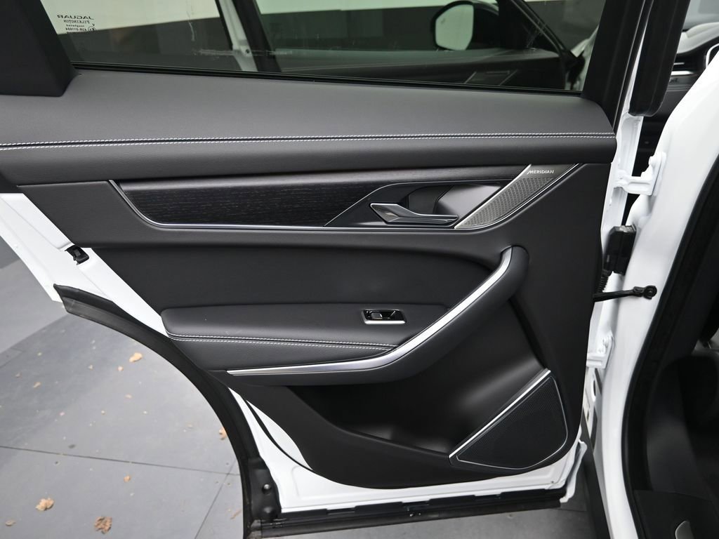 New 2026 Jaguar F-PACE R-Dynamic S image 15