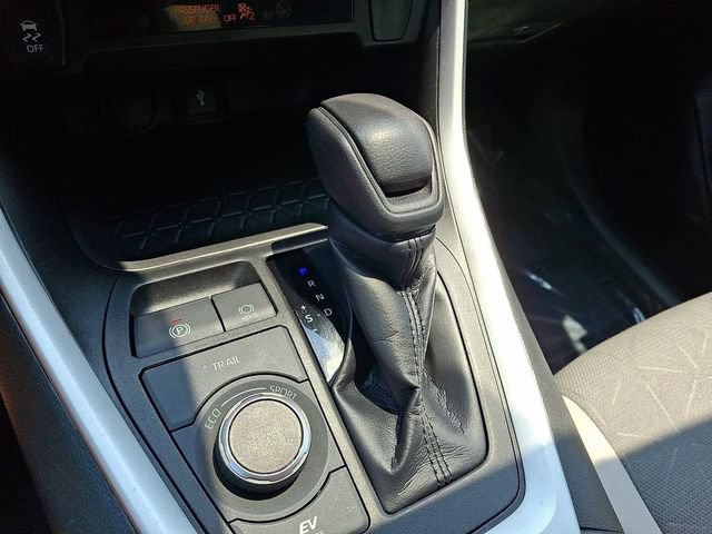Used 2022 Toyota RAV4 XLE w/ Convenience Package AWD/4WD image 17