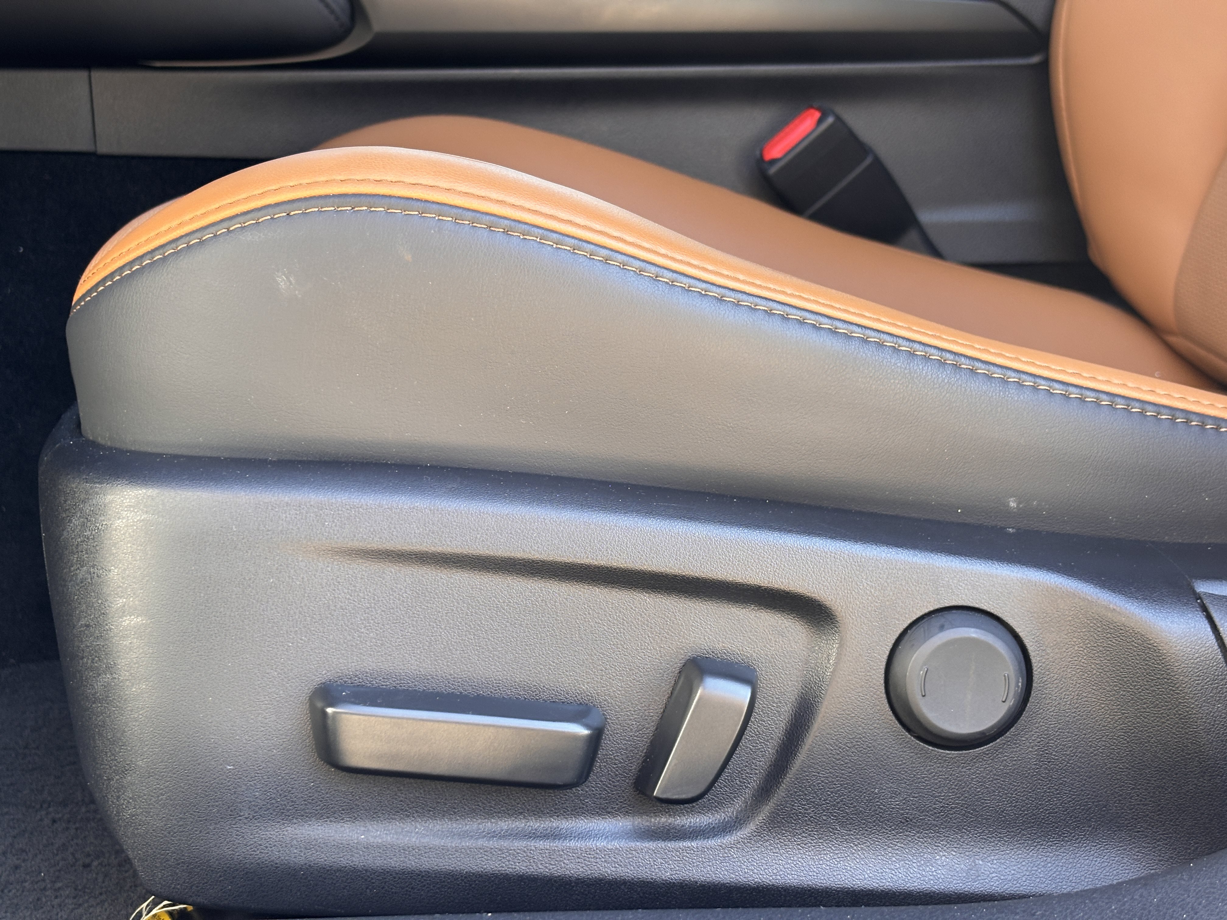 Used 2024 Lexus IS 300 AWD w/ Premium Package image 31