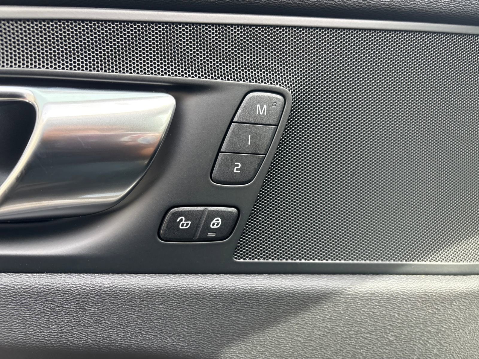 New 2026 Volvo XC60 B5 Plus w/ Protection Package Premier image 12