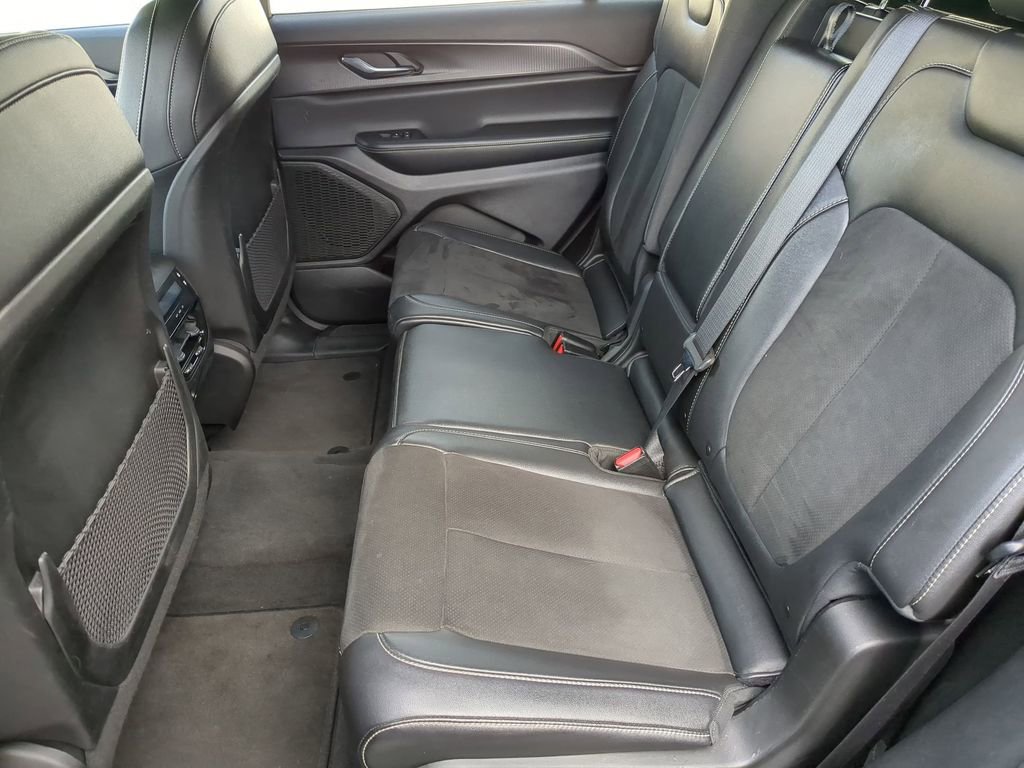 Used 2024 Jeep Grand Cherokee L Laredo image 27