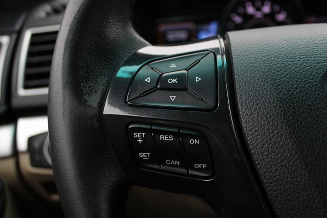 Used 2016 Ford Explorer XLT w/ Equipment Group 202A image 18