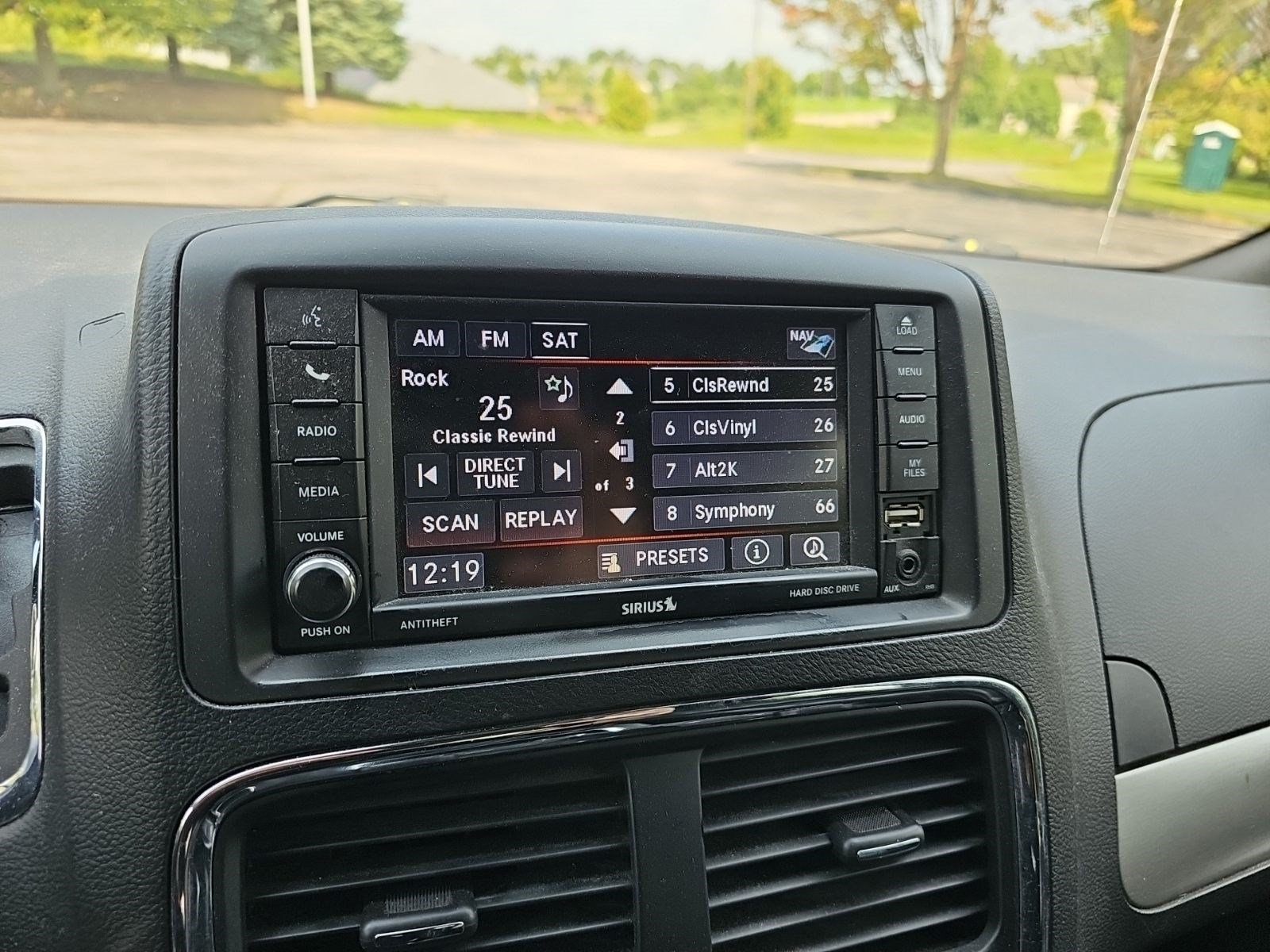 Used 2019 Dodge Grand Caravan GT FWD image 19