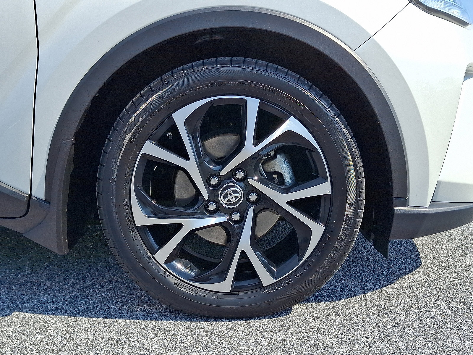 Certified 2020 Toyota C-HR XLE image 9