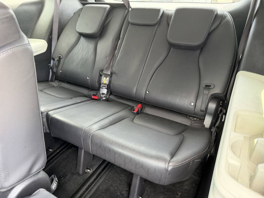 Certified 2024 Kia Carnival LX FWD image 20