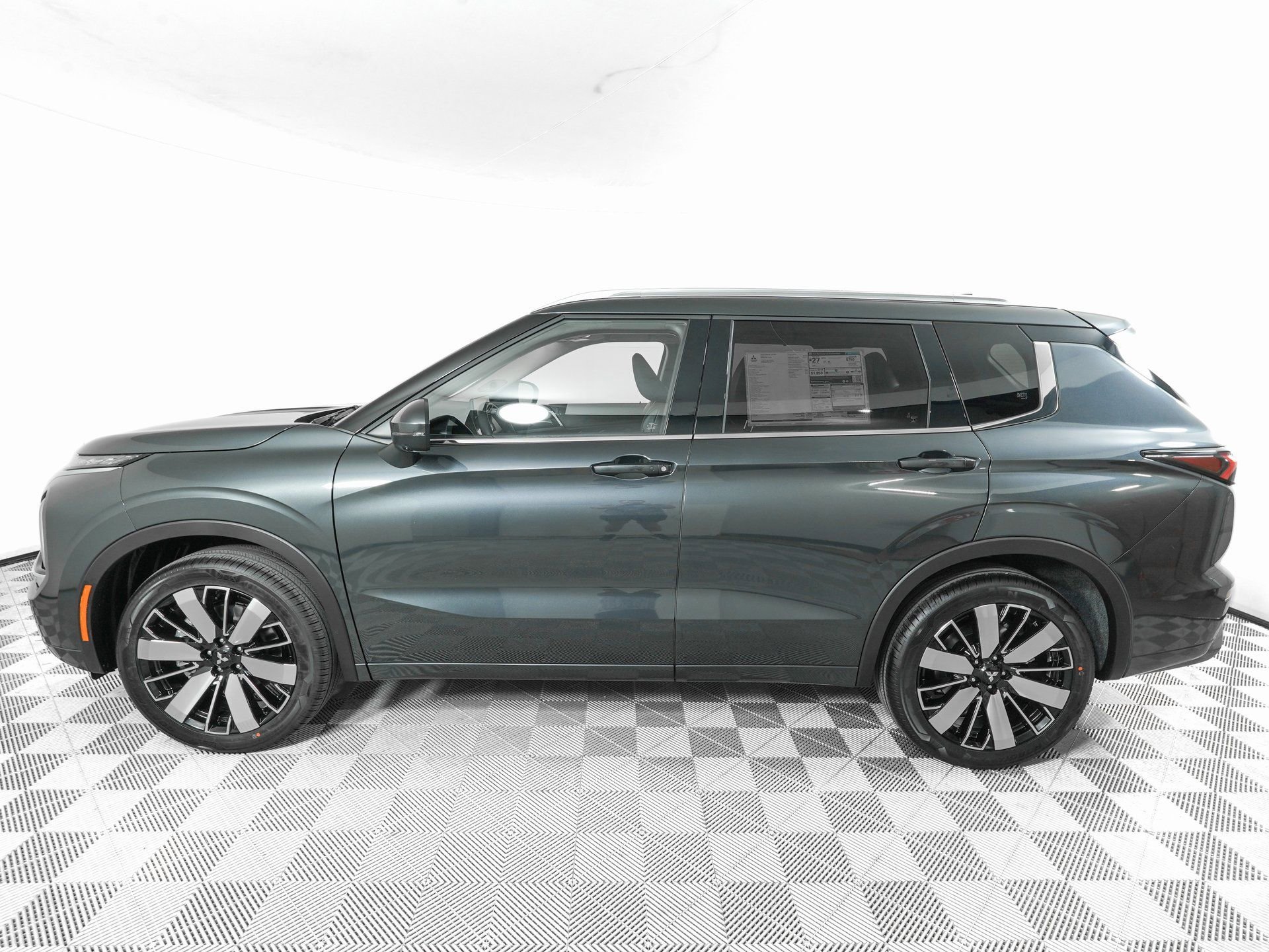 New 2026 Mitsubishi Outlander SEL AWD/4WD image 5