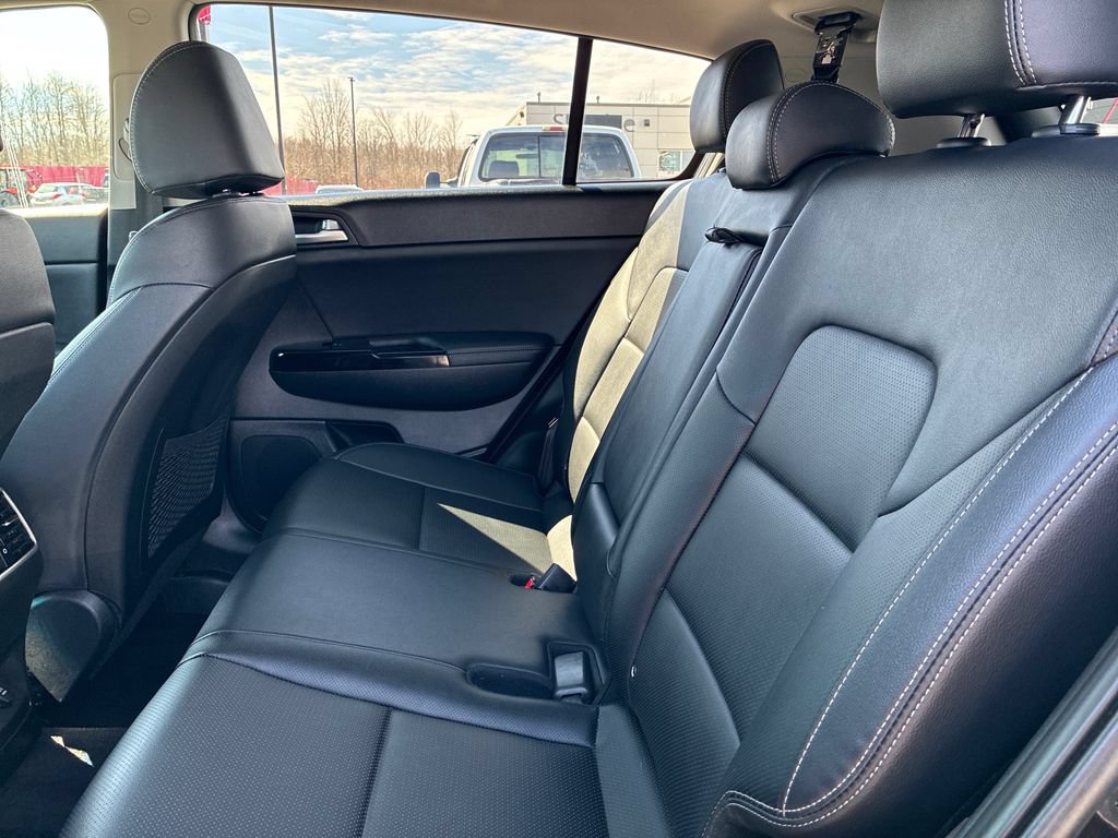 Used 2022 Kia Sportage EX AWD/4WD image 16