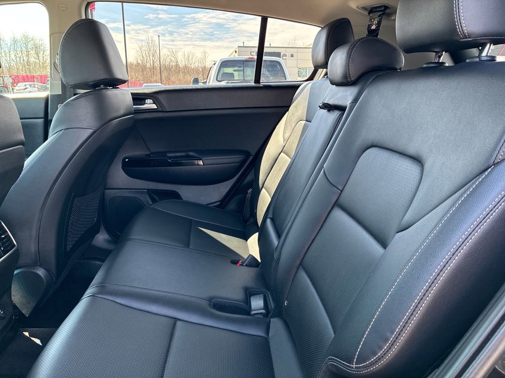 Used 2022 Kia Sportage EX AWD/4WD image 16