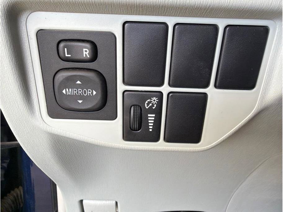 Used 2014 Toyota Prius Two image 22