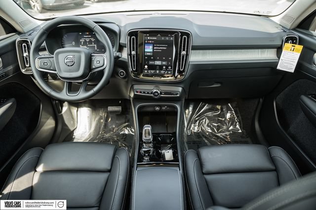 New 2026 Volvo XC40 B5 Plus w/ Climate Package AWD/4WD image 21