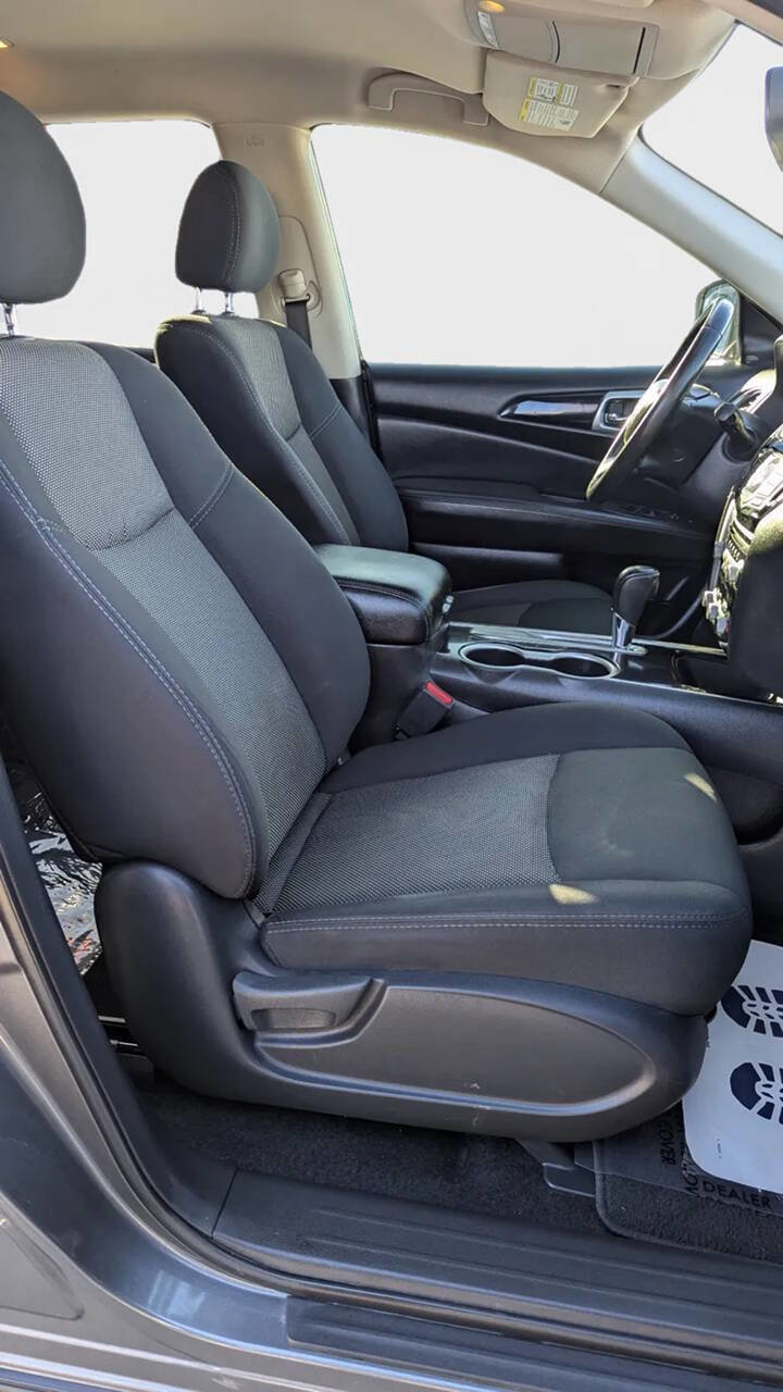 Used 2019 Nissan Pathfinder SV image 13