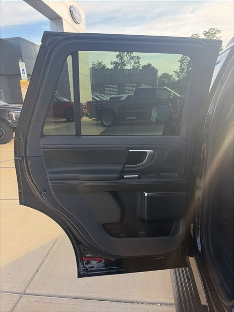 New 2026 Ford Expedition Platinum w/ Stealth Performance Package AWD/4WD image 27