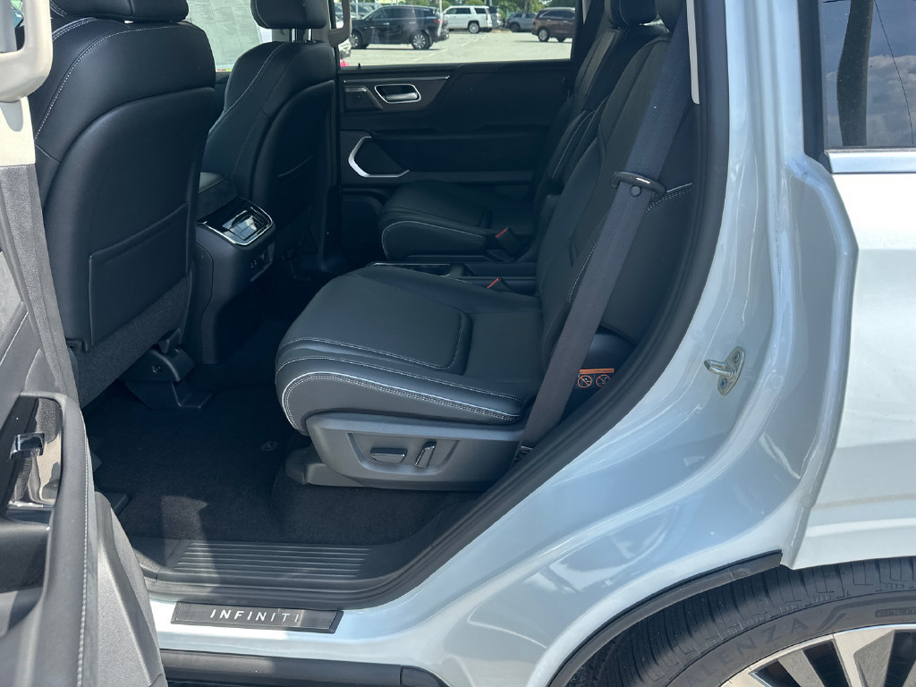 New 2027 INFINITI QX80 Luxe w/ Cargo Package AWD/4WD image 17