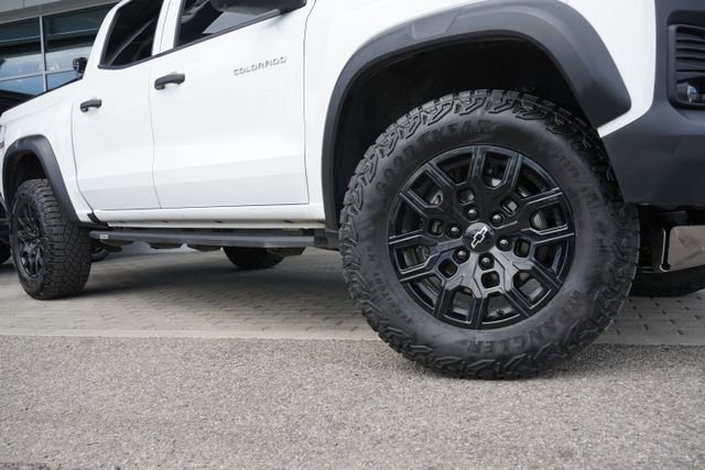 Used 2024 Chevrolet Colorado Trail Boss w/ Technology Package image 10